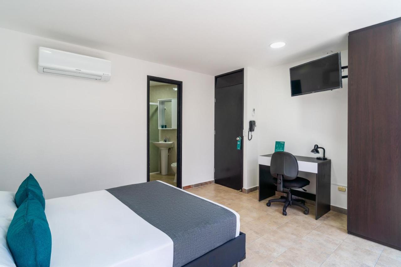Ayenda Coliving La 78A Hotel Medellin Ngoại thất bức ảnh