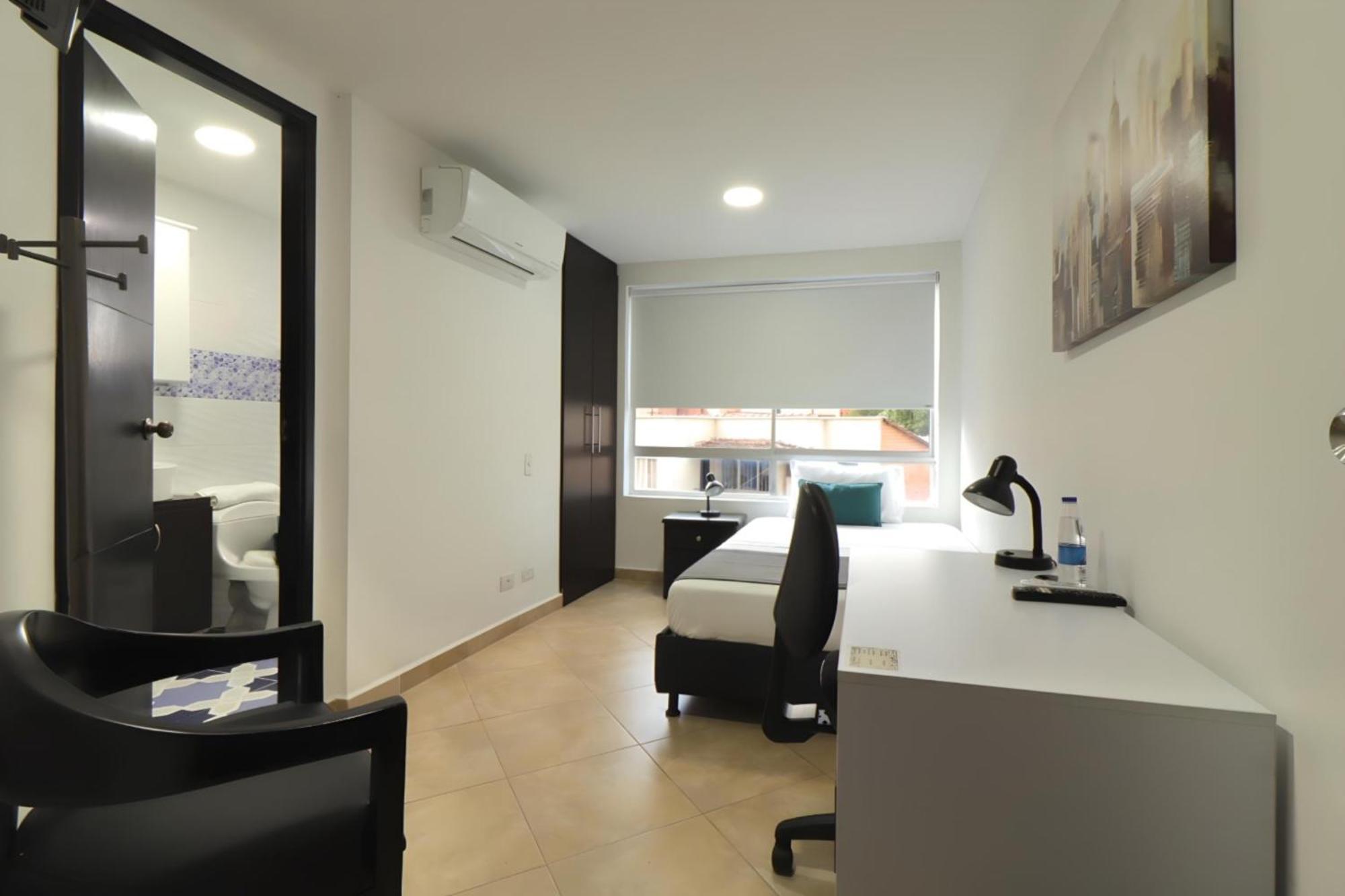 Ayenda Coliving La 78A Hotel Medellin Ngoại thất bức ảnh